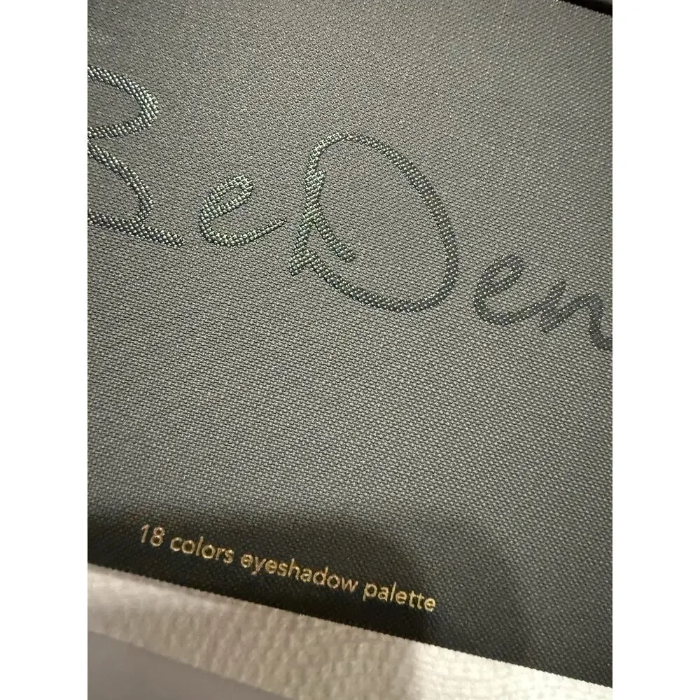 BeDenno 18 Color Eyeshadow Palette